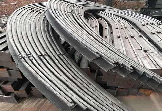 安裝U型鋼支架時(shí)安全注意事項(xiàng)